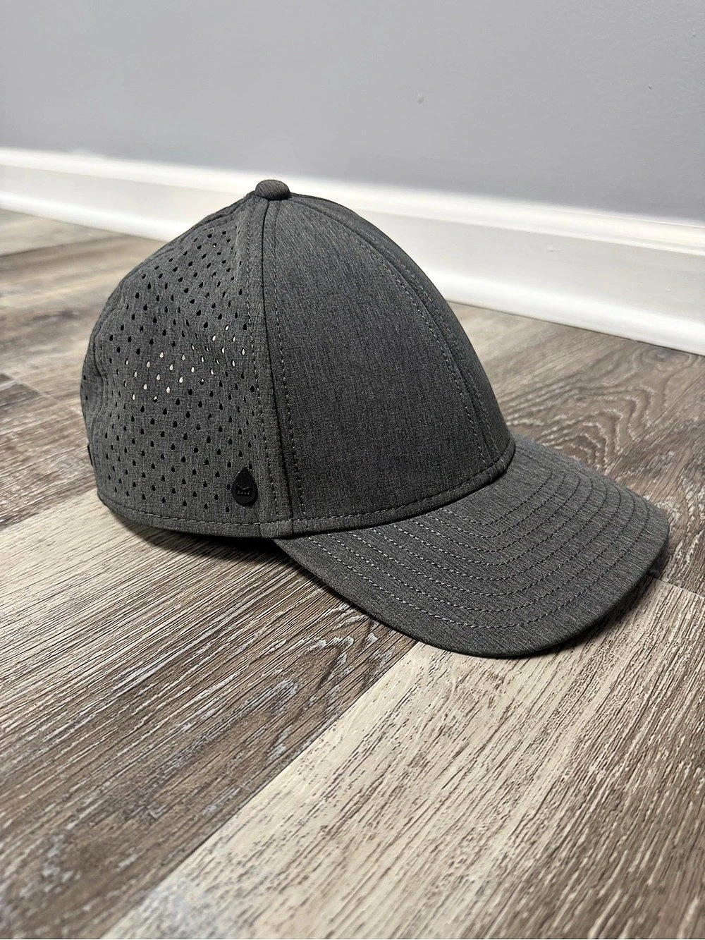 Melin A-Game HYDRO Performance Hat in Gray- Classic (Medium) excellent condition